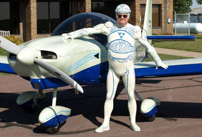 tron-guy-plane