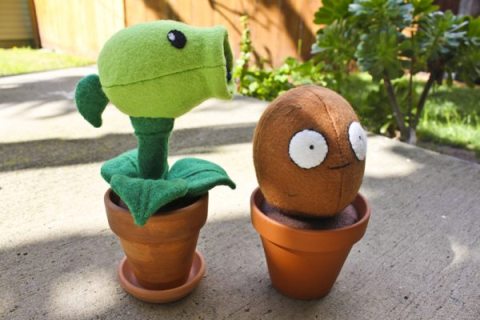 Plants-Vs-Zombies1