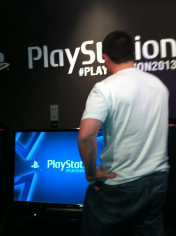 Mr. Iridiscente playstation meeting 2013 madrid
