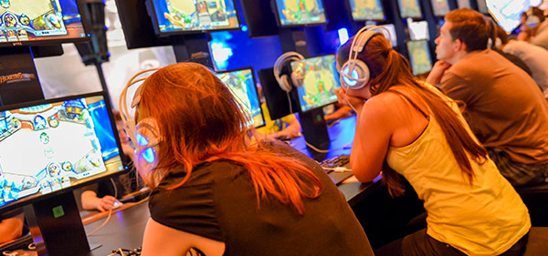 gamescom_gamers-hearthstone-site-article-header_gl_600x281