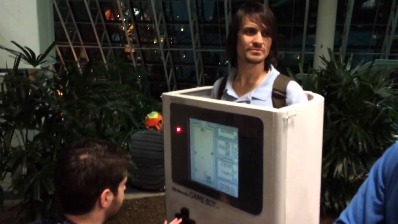 PLAYABLE GAMEBOY COSPLAY PLAYABLE GAMEBOY COSPLAY